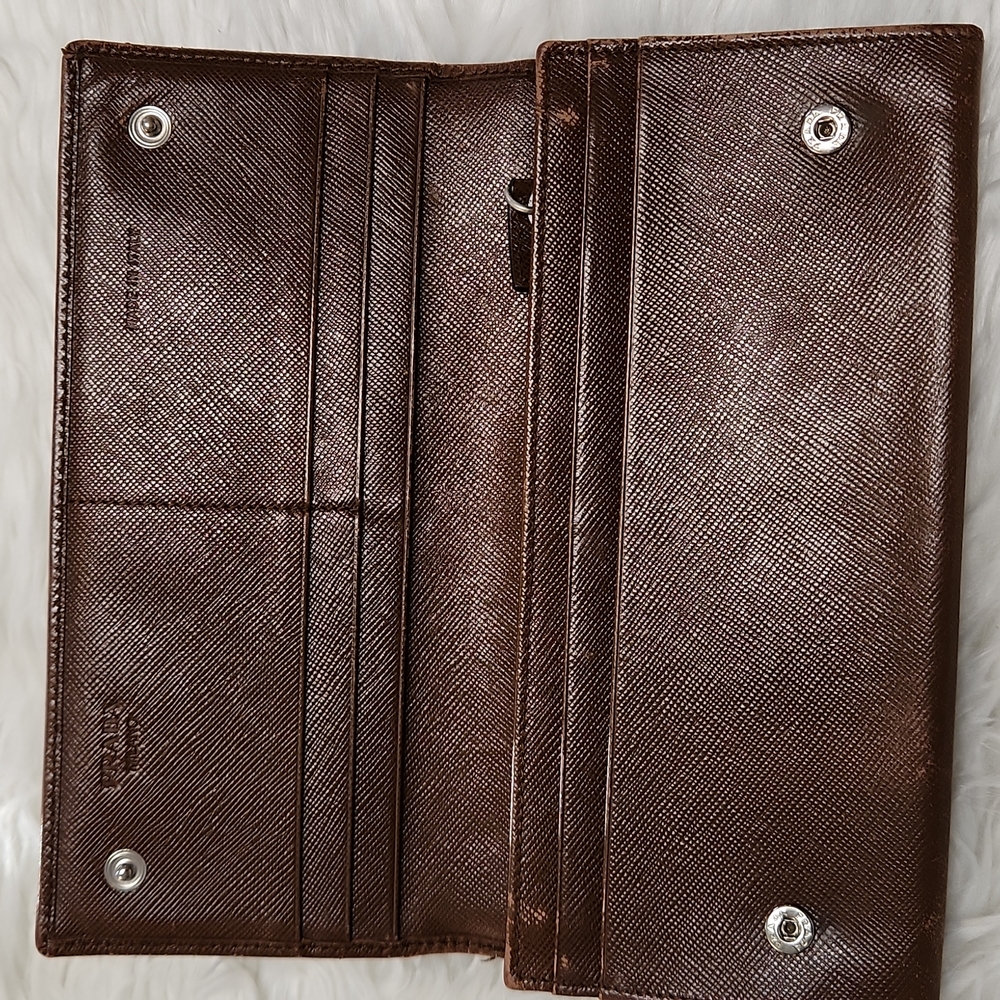 Prada Wallet - Picture 2 of 5